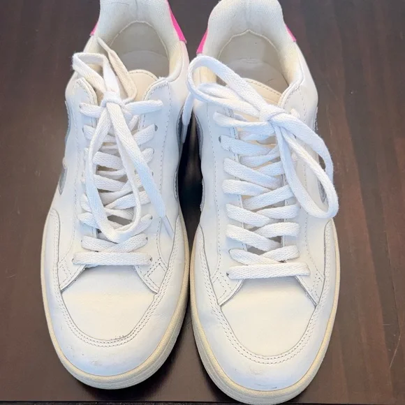 Veja Women's White and Pink Sneakers with Gray Accents - Picture 2 of 5